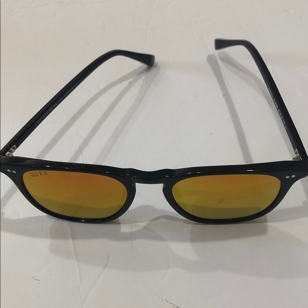 DIFF eyewear Maxwell black orange sunset holographic mirror sunglasses brand new